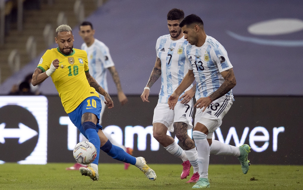 Defendida por Bolsonaro, Copa América trouxe ao Brasil nova cepa do coronavírus